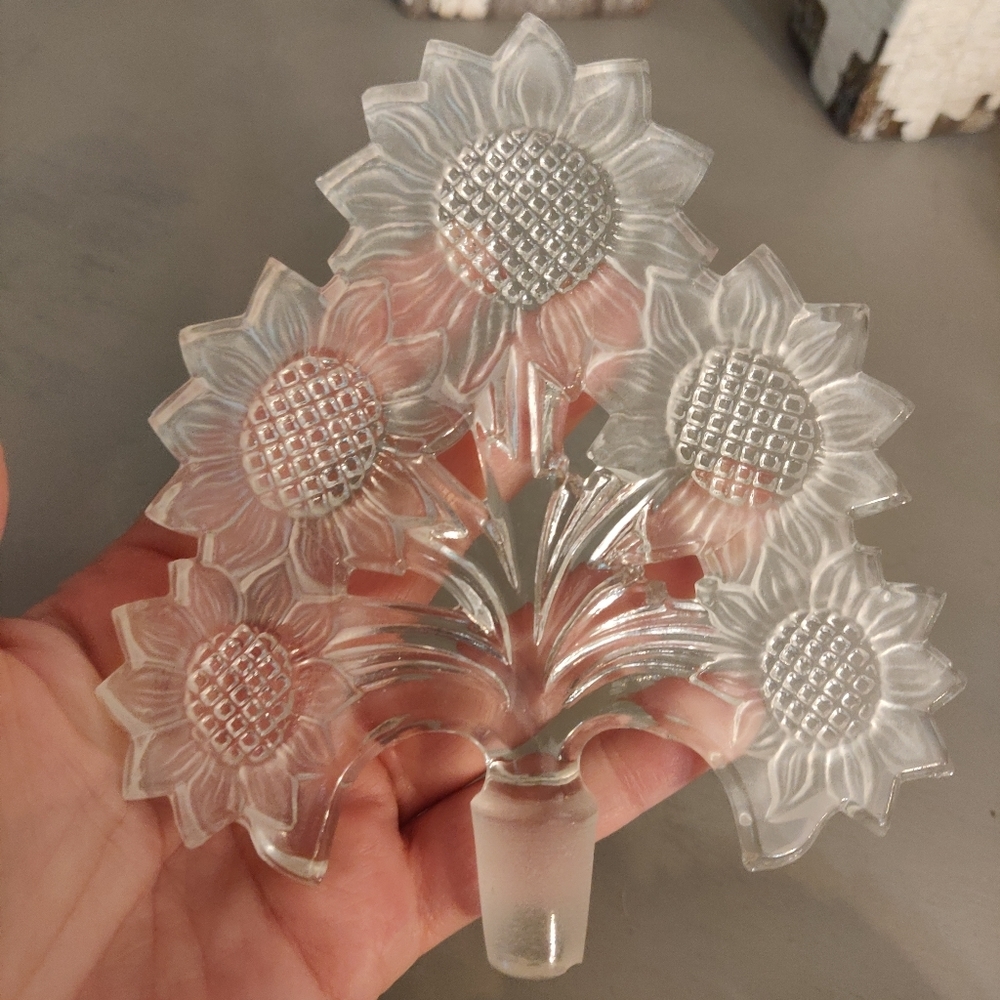 Vintage 1940's Irice Imperial Large Sunflower Stopper Glass Perfume Bottle - Picture 7 of 9